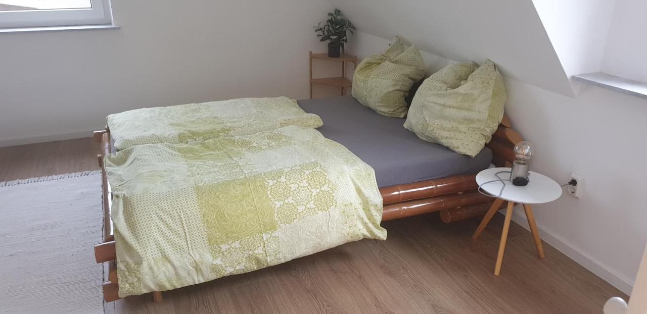 Frisch renoviert mit Dachterrasse - Genieße Ruhe und Grün nahe Neustadt Aisch Neustadt an der Aisch Exterior foto